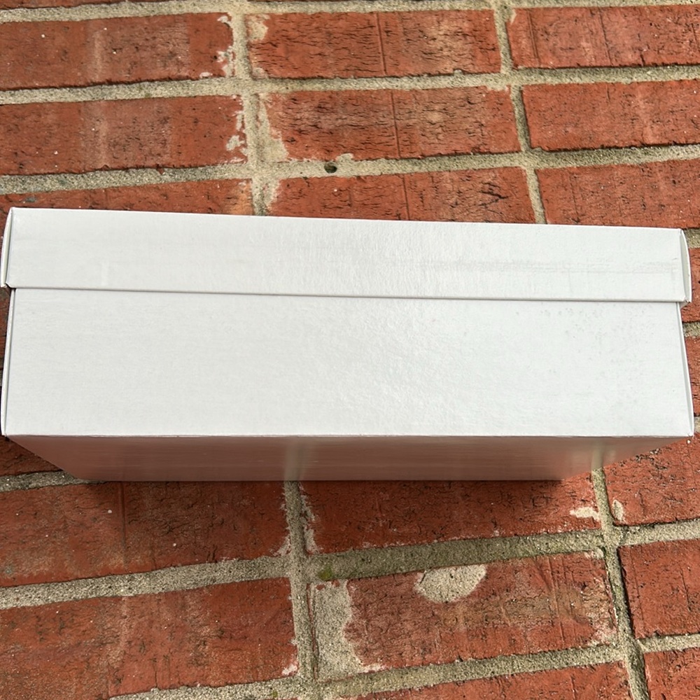 ULINE 5-Pack of Women’s White Shoe Boxes - Picture 3 of 11